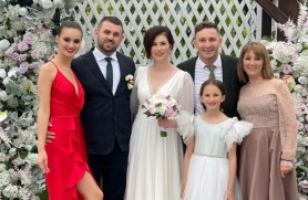 FOTO // Sora lui Emilian Crețu s-a căsătorit. Unde a avut loc nunta